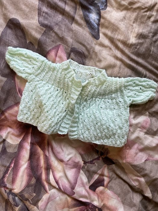 В'язані речі на дівчинку ручної роботи