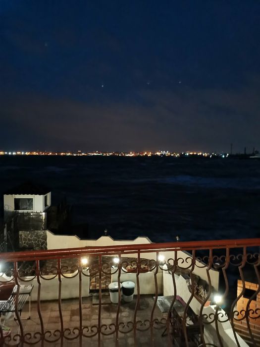 Сдам дом на самом берегу моря посуточно