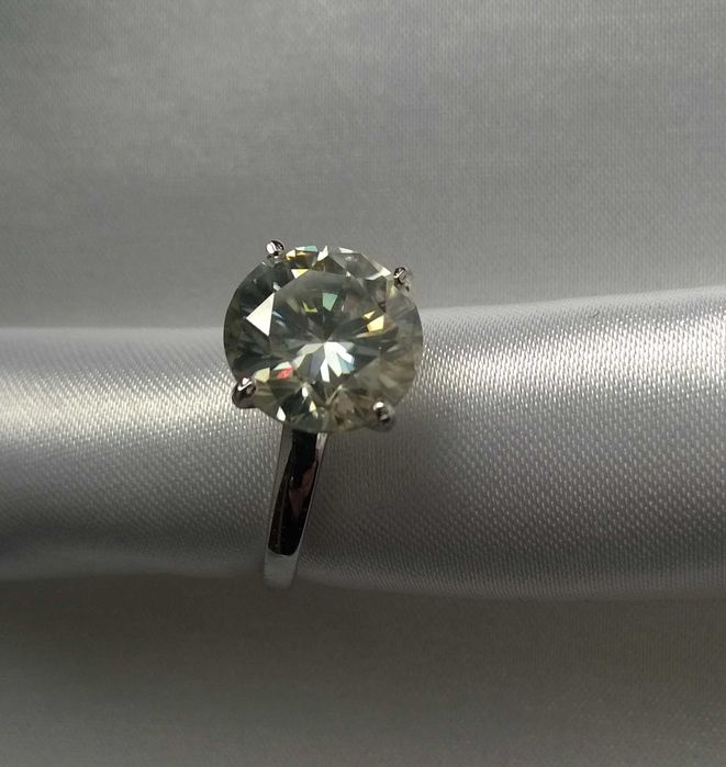 5 CT  VVS1 srebrny pierścionek z moissanitem  R 16.5