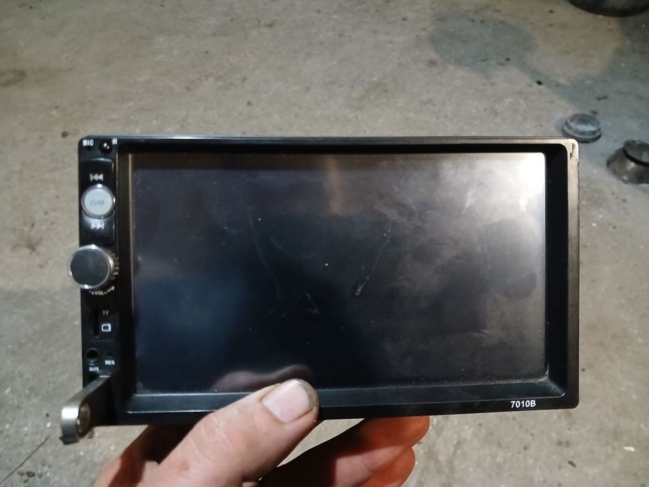 Продам автомагнітолу в робочому стані