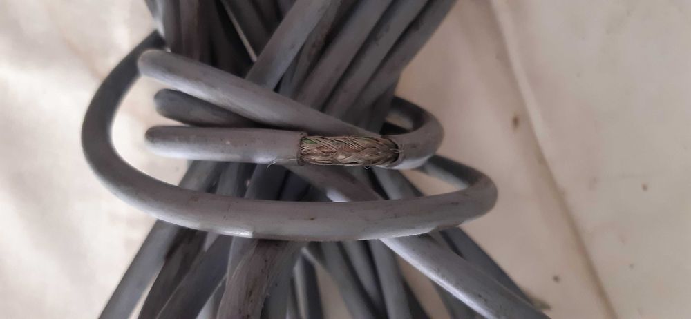 długi przewód kabel komputerowy z wyjściem euro