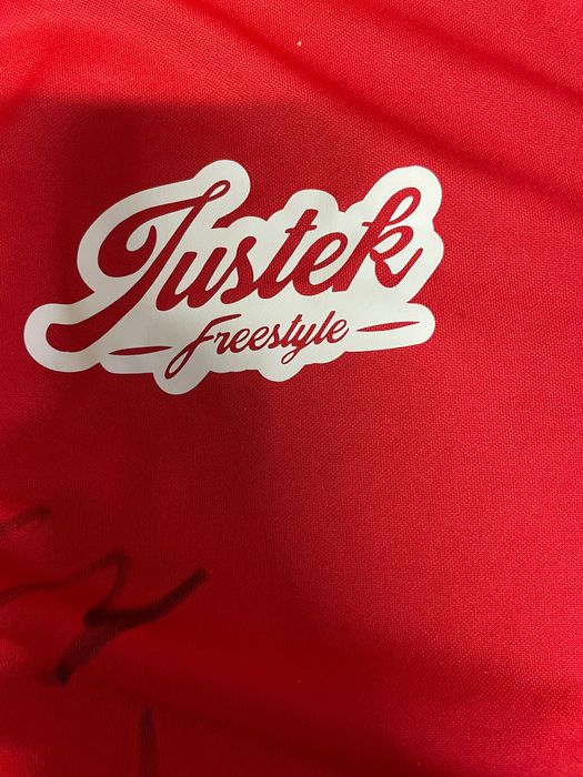 Koszulka z obozu czajnika z autografami