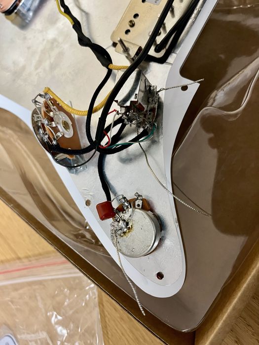 Pickguard Stratocaster Fleor loaded