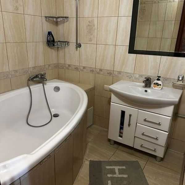 Продаж 2к квартири 65 кв. м на вул. Кармелюка