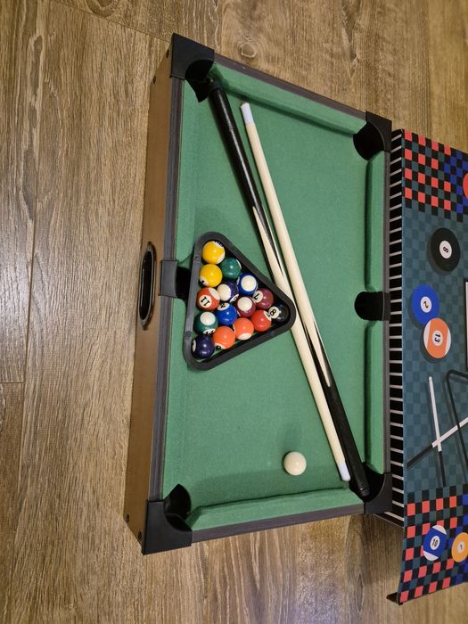 Mini stół bilardowy zabawkami 50 x 30 cm