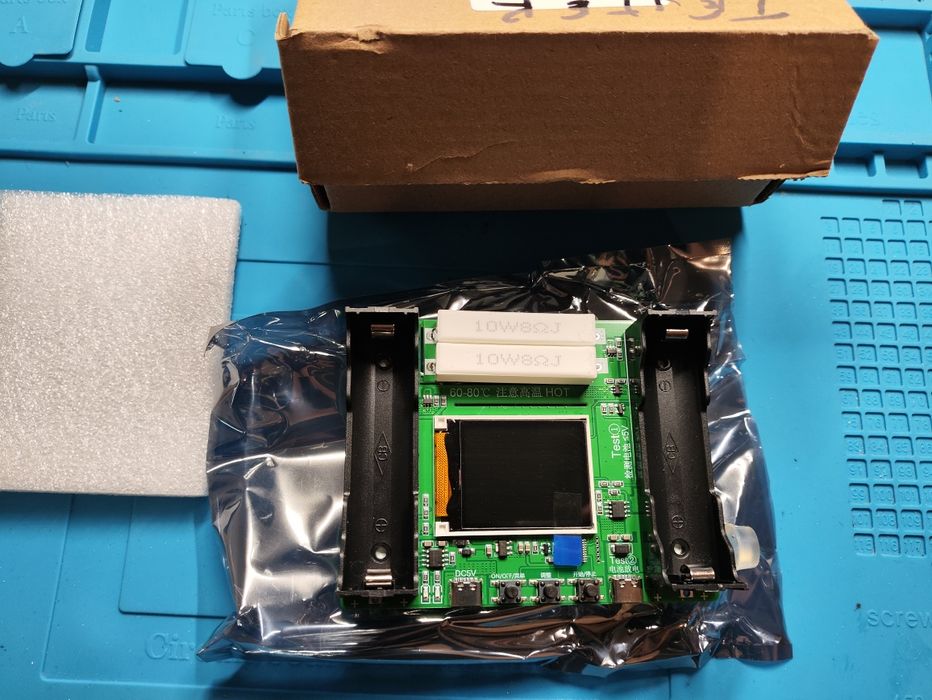 Tester ogniw akumulatorów 18650