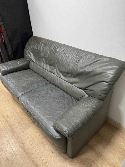 Sprzedam 2 skórzane kanapy. Wymiary ok. 182×94 cm każda.