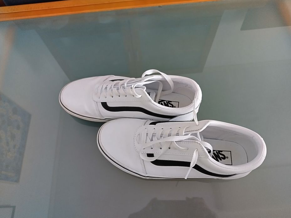 Sapatos Vans 42 (praticamente novos)