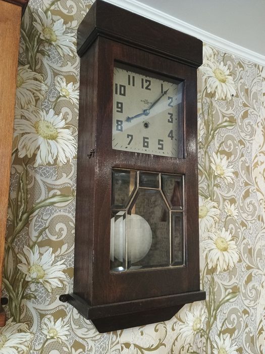 Часы настенные н.к.м. 2 гос. час завод ( темные)