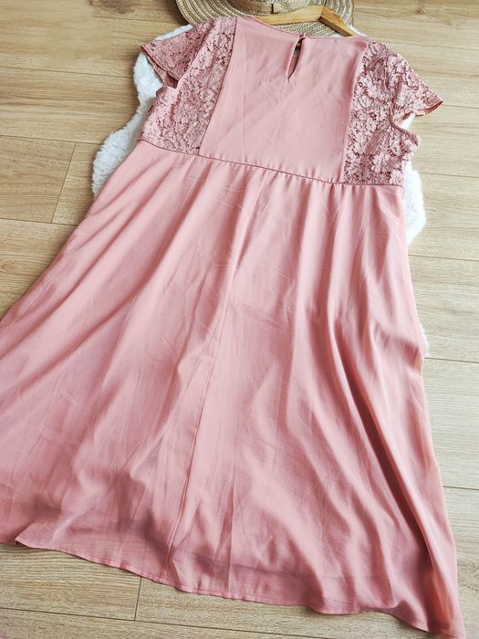 Elegancka rozkloszowana sukienka na wesele chrzciny plus size