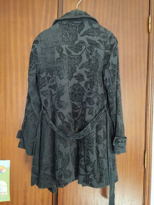 casaco preto tecido com cinto