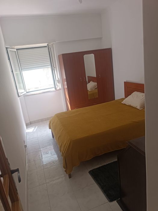 Quarto para arrenda mensal( casal ) (solteira)