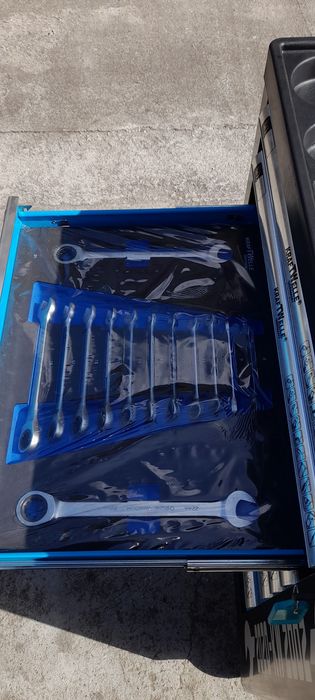 Wózek warsztatowy z narzędziami