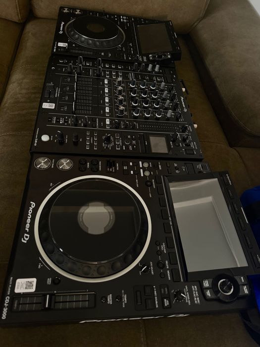 2 x Pioneer Dj CDJ 3000