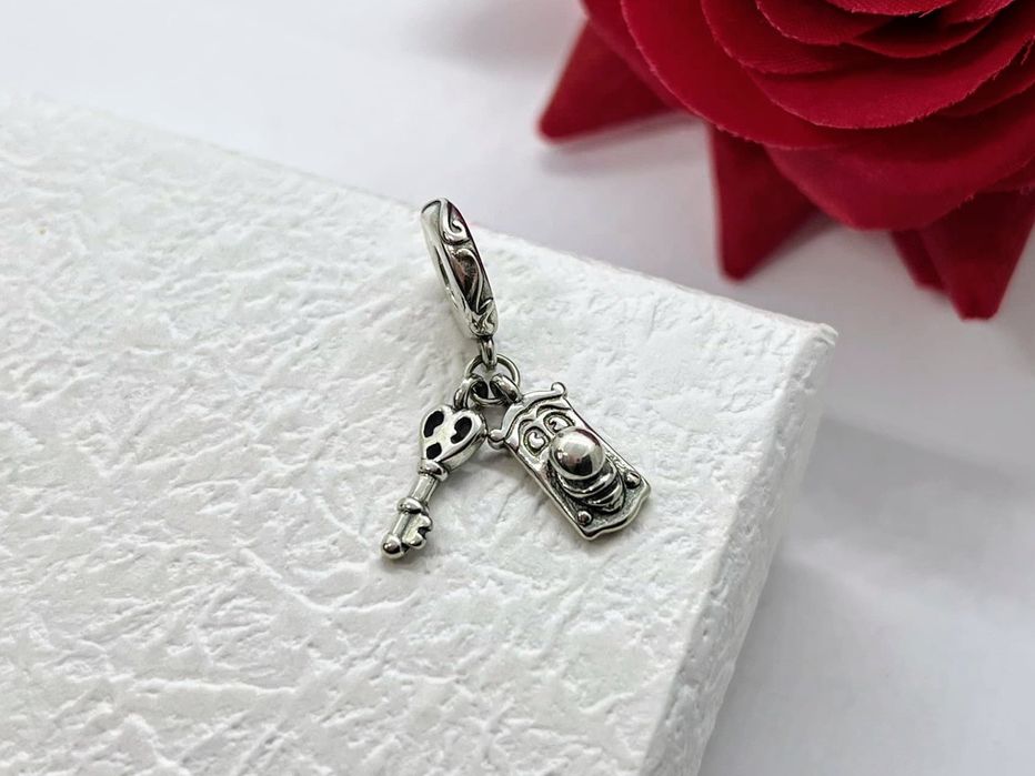 Charm's zawieszka kluczyk do drzwi grawer srebro s925