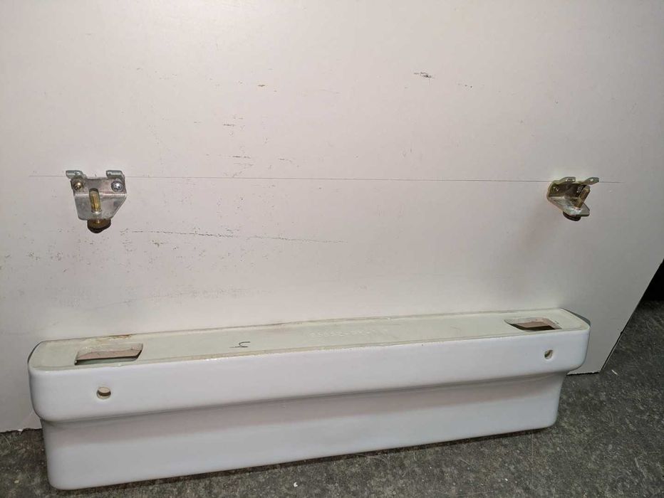 Prateleira em porcelana com divisórias Roca 199X