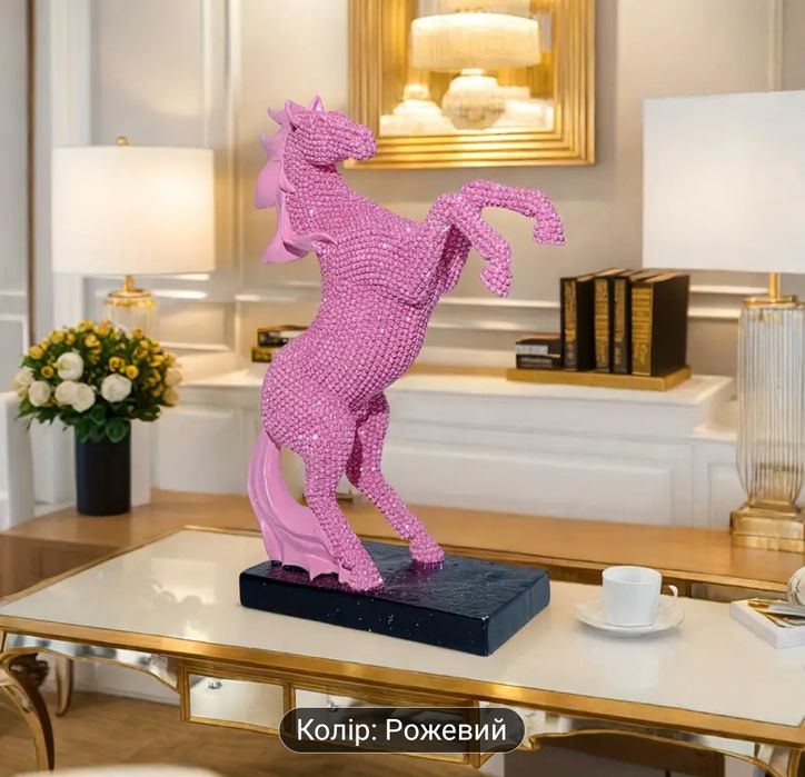 Статуетка Коня зі стразами  штучного каменю