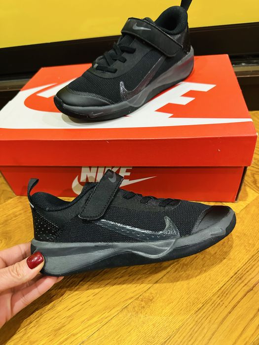 Кроссовки Nike Omni размер 33