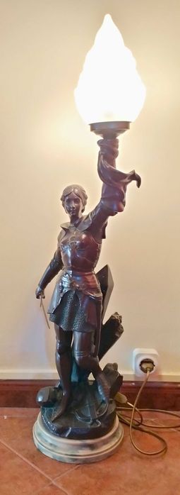 Estátua candeeiro