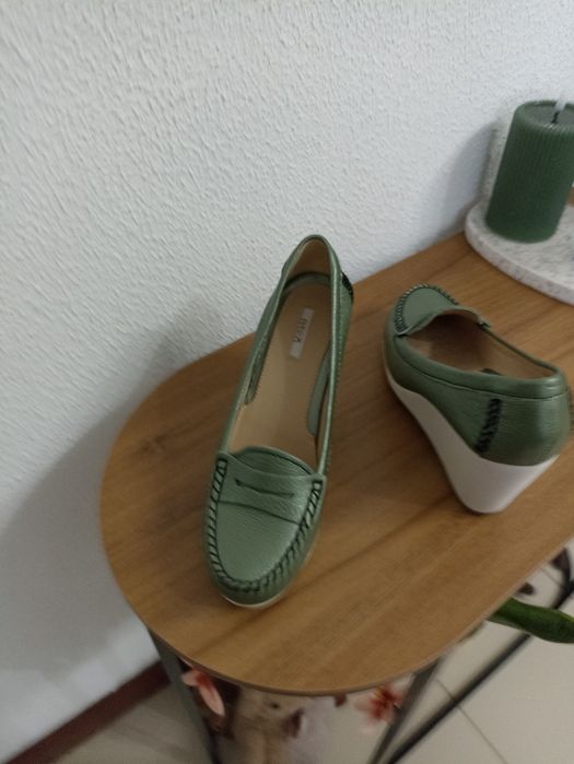 Sapatos novos da Geox em pele