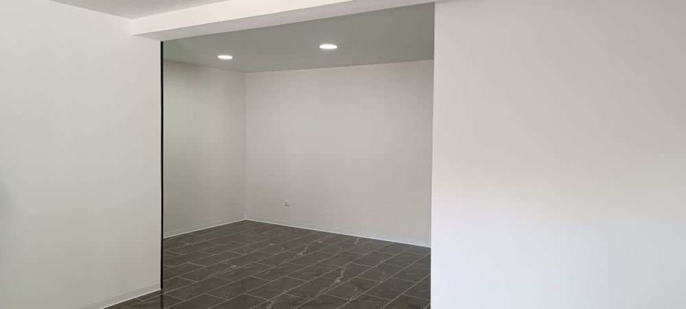 Alugo  T2+1 como novo