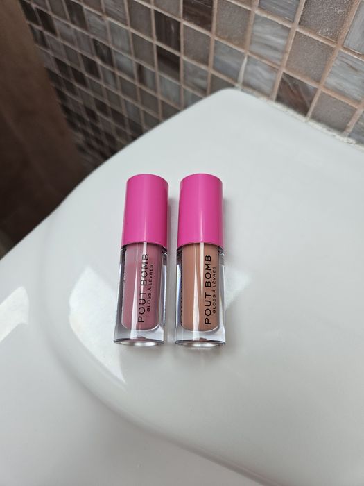 Zestaw 3 szminek, 2 błyszczyków i konturówka Makeup revolution