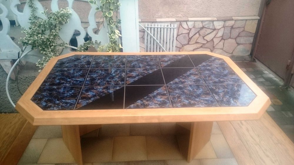 Вживана мебель .В кухню та вітальню.