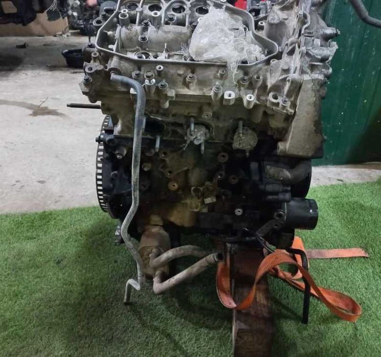 Двигун Nissan Navara D40 3.0 dCi V9X в зборі з навісним обладнанням