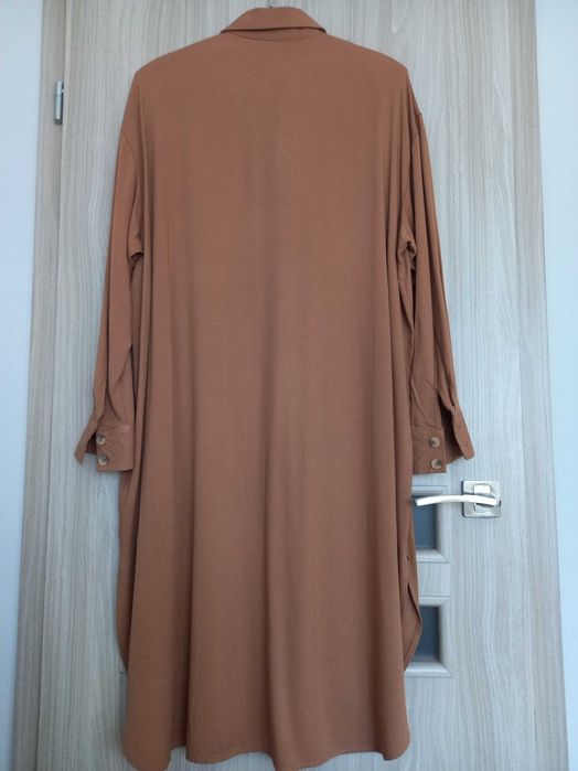 Piękna szmizjerka w kolorze kawki cappuccino