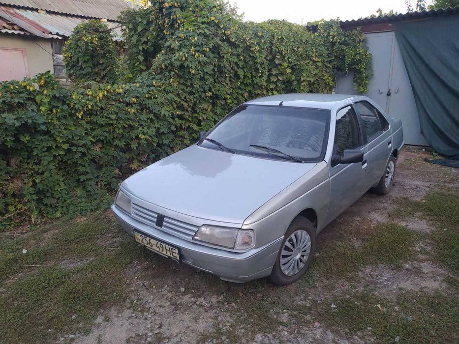 продам автомобиль Пежо 405
