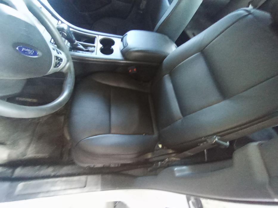 Двері Ford Taurus