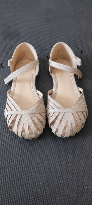 Sandálias de brilhantes 31