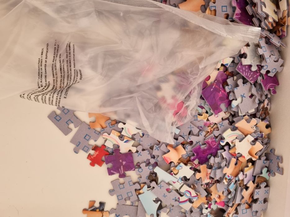 Puzzle violeta - conjunto 3423594380241807361