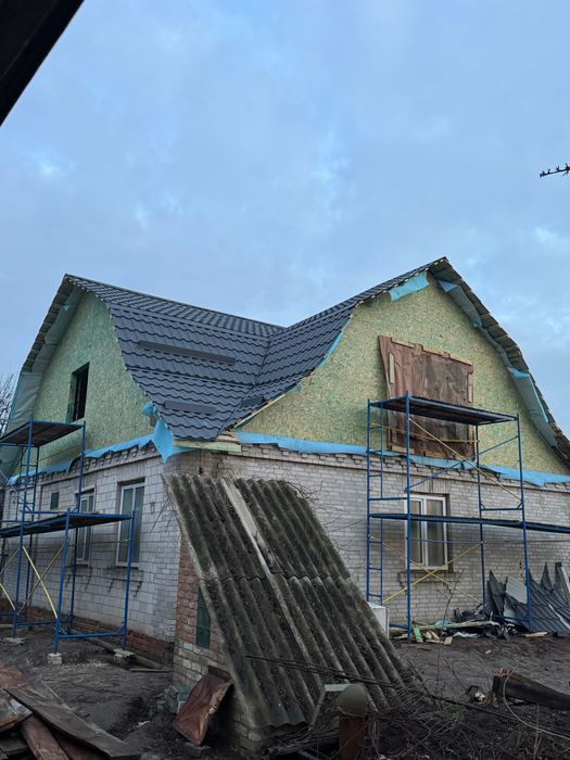 Дахи нові ,старі . Внутрішні роботи . Паркани