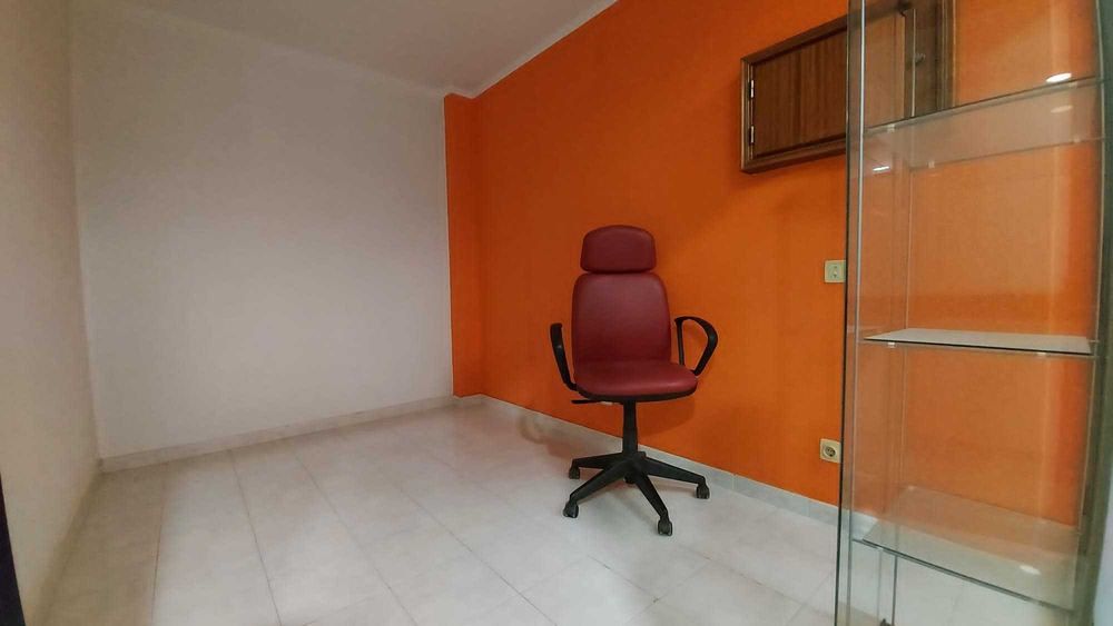 cadeira de escritorio e mesa  usadas