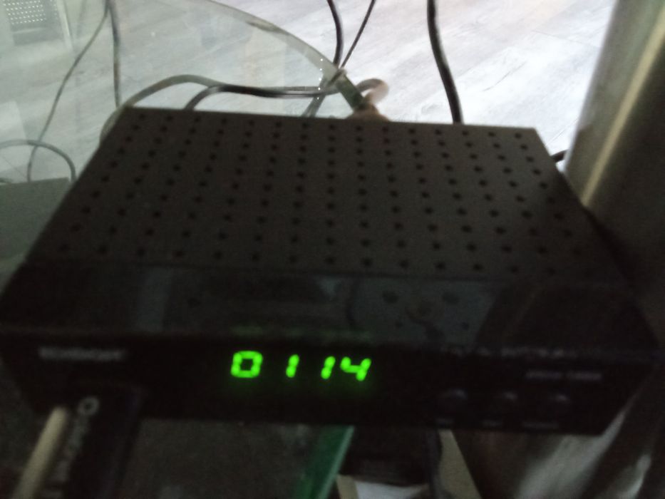 + TELEWIZOR z dekoderem DVBT-2, 37'' LG, LCD z 3x HDMI i USB +