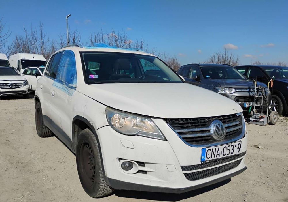 Volkswagen Tiguan 2008r, 2.0 TDI. 4x4. AUTOMAT. Uszkodzony lewy przód Poobijany. Jeździ.