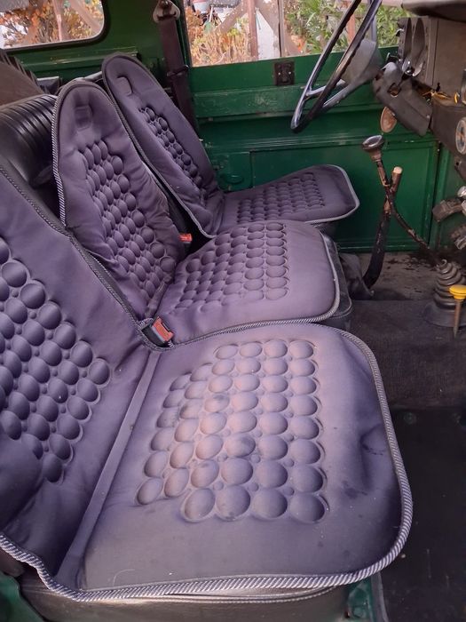 TT em  bom estado geral  a andar está casa aldeia faz em media300Km ano interiores sem defeitos  3 lug. DUA tem bancos atras 2X2. esfera reboque