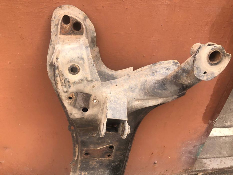 Подрамник на джили мк крос