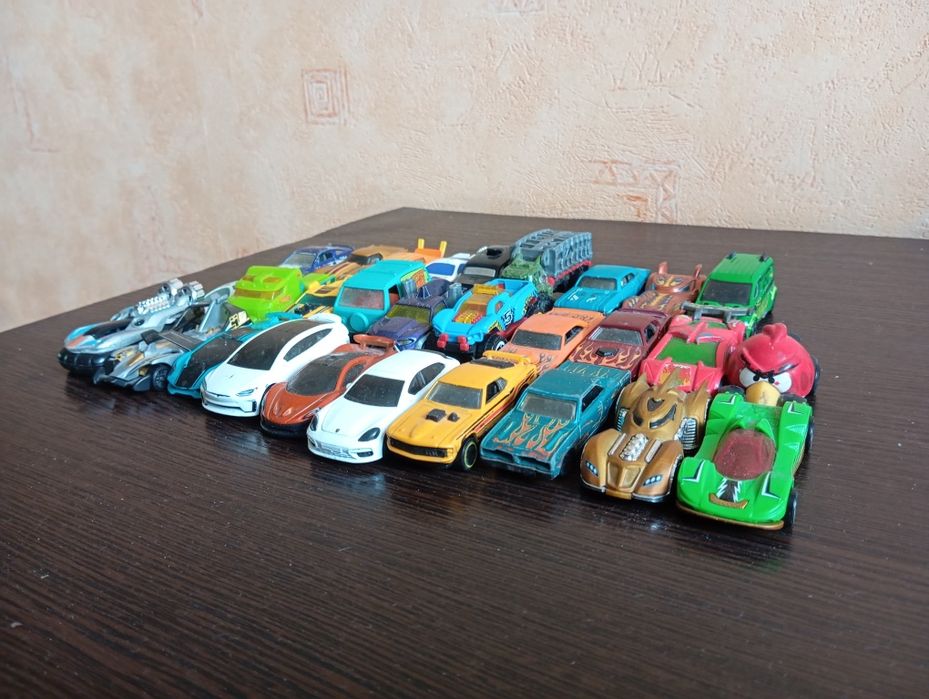 Машинки Хот Вилс (Hot Wheels)