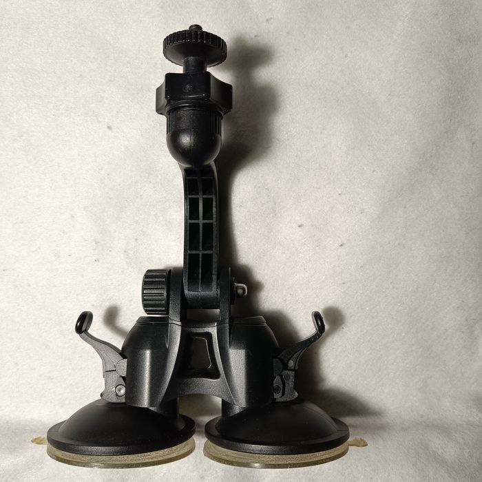 Продам Кронштейн із двома присосками для підсилювача сигналу ALIENTECH