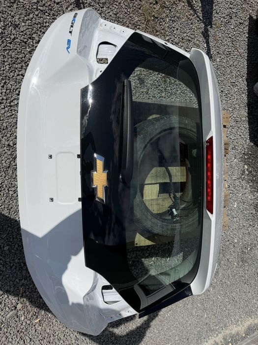 Кришка/ляда багажника Chevrolet bolt ev , шевроле болт ев  біла. 2019р.