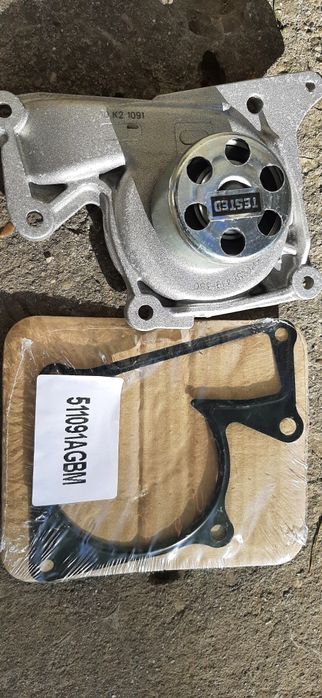 Нова водяна помпа для дизельного двигуна рено k9k 836