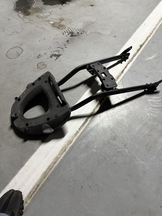 Кріплення кофра на suzuki gsx 8s