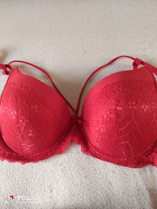 Biustonosz Czerwony usztywniany