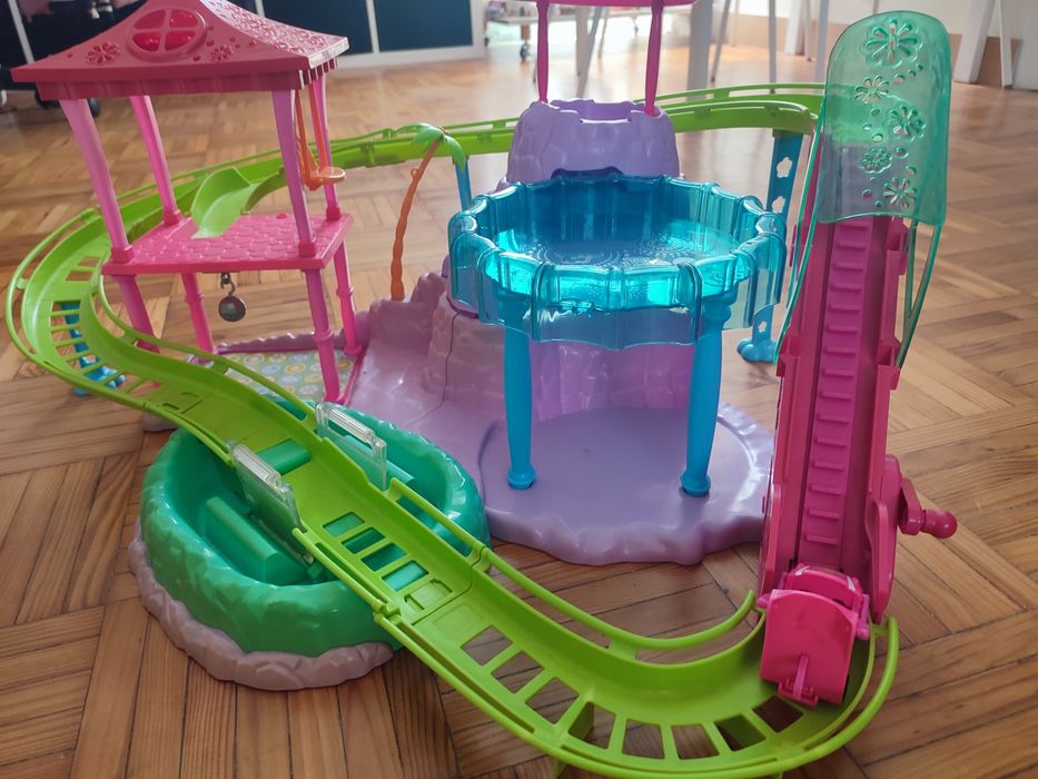 Pista Polly Pocket automatizada