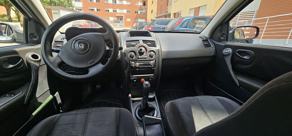 Renault Megane 1.5 dci impecável 05