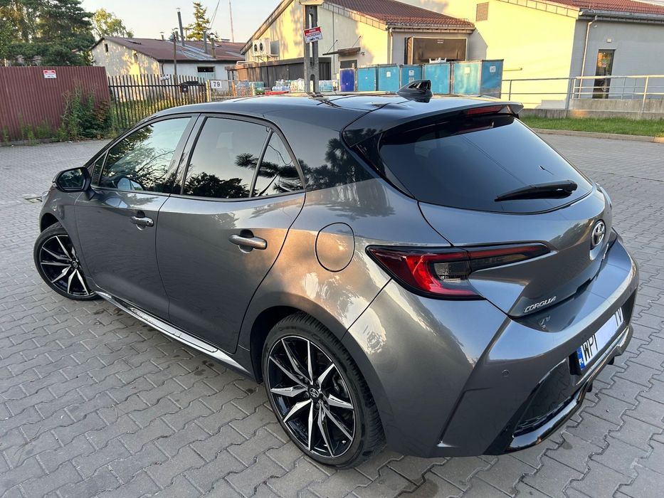 Toyota Corolla 2.0 hybrid 200KM, najbogatsza wersja wyposażenia,