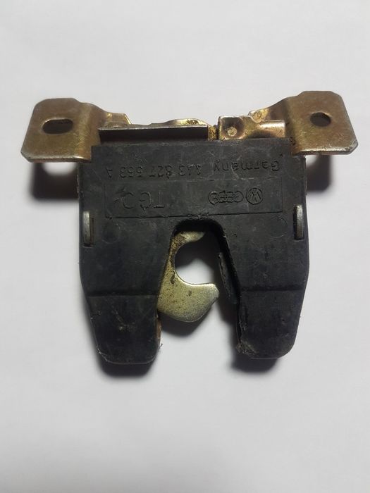 Замок кришки багажника ауді 80б2.(гольф 2.джетта 2.)