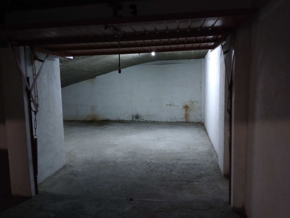 Garagens para arrendamento - Cacém / Rio de Mouro / Rinchoa